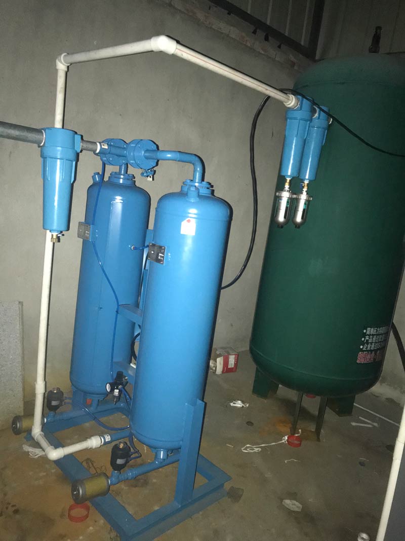 為什么在吸附干燥機(jī)進(jìn)氣口要裝設(shè)過(guò)濾器？